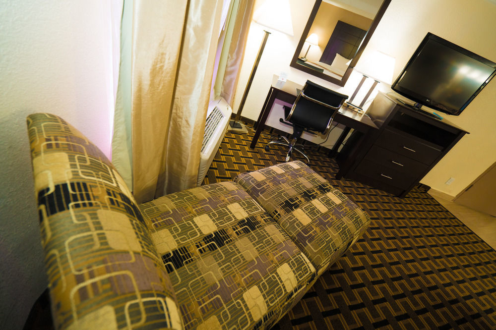 Hotel Quality Houston 3*